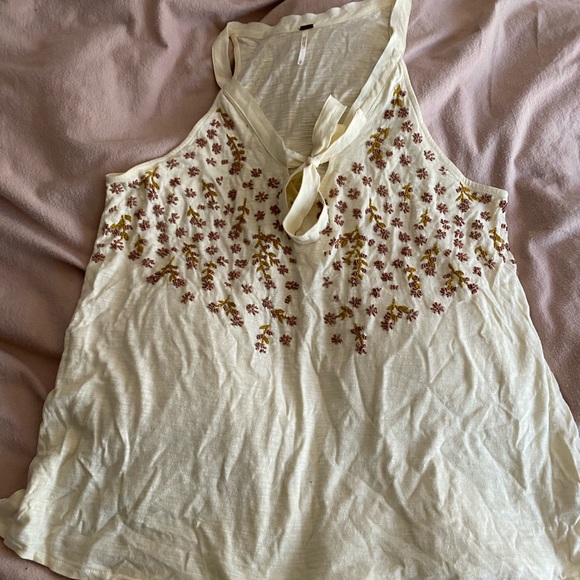 Cute beaded top. Worn a handful of times - Picture 1 of 3